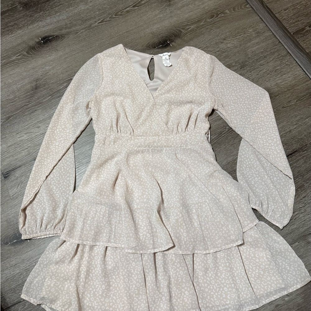 Elegant Cream Long Sleeve Dress
